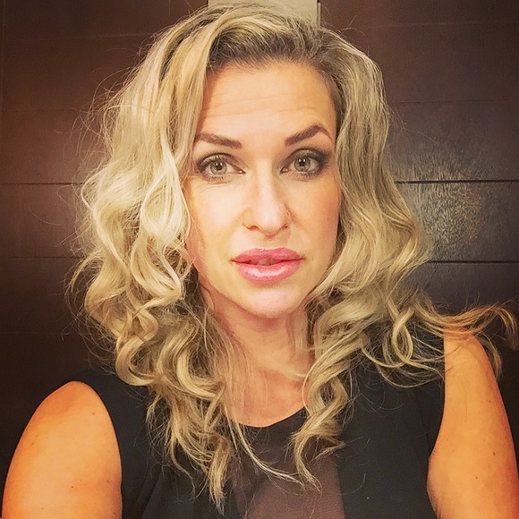 Meet your Posher, Kelly - Picture 2 of 8